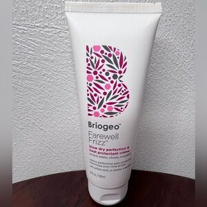 New Briogeo Farewell Frizz Blow Dry crème!